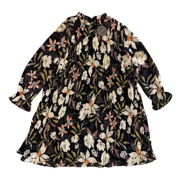 NWT Six Feathers Boutique Illa Illa Black Floral Pleated Swing Dress Size Small - Picture 3 of 12